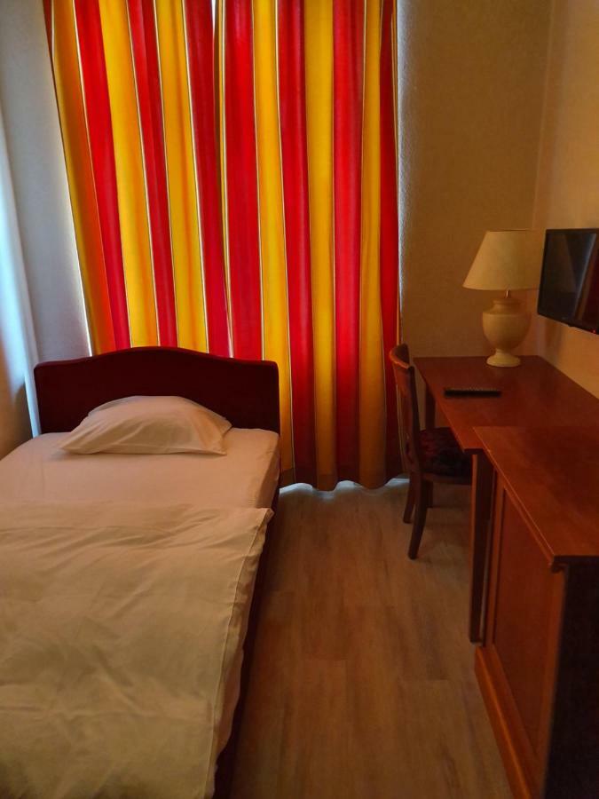 Hotel-Events Adlerpalast Rüsselsheim Zewnętrze zdjęcie